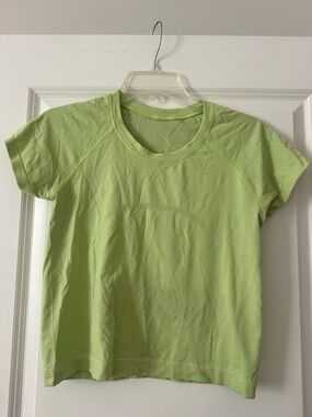 Lululemon Light Green Women's Race Length Tee